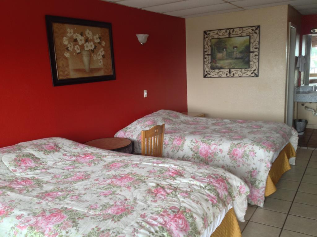 Austin Motor Inn Room photo