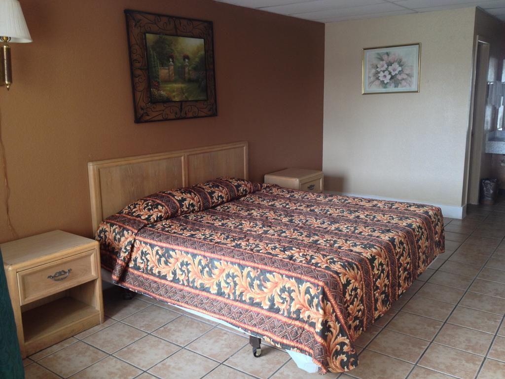 Austin Motor Inn Room photo