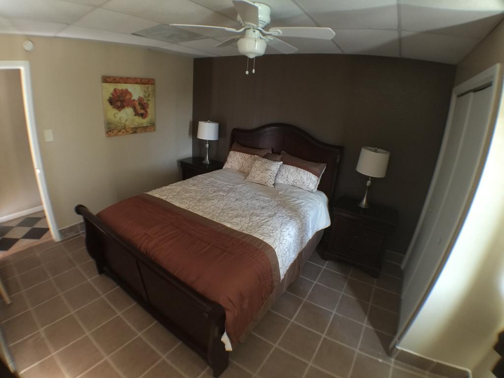 Austin Motor Inn Room photo