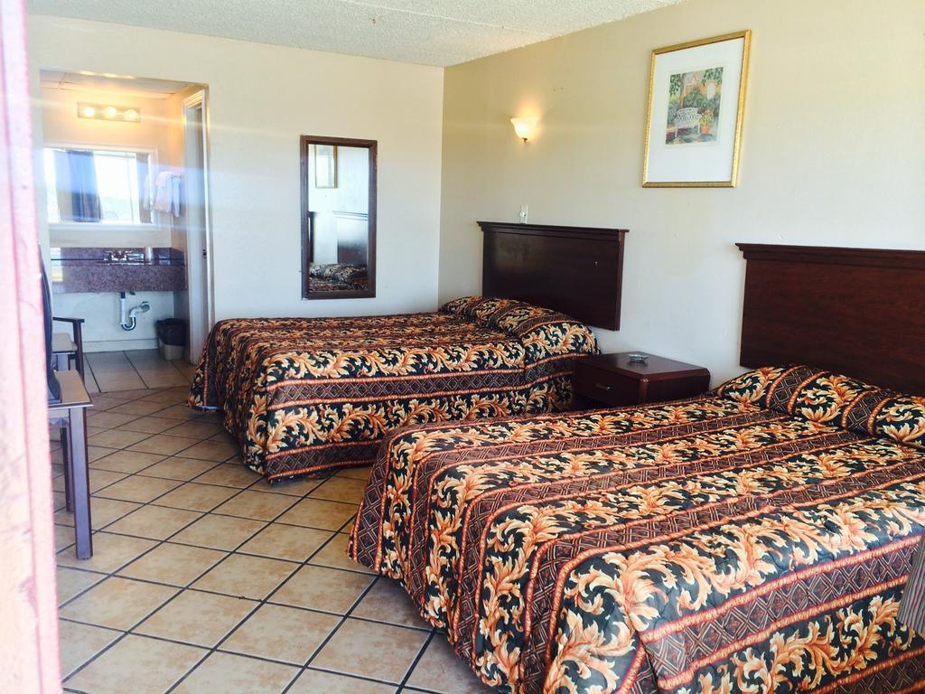 Austin Motor Inn Room photo